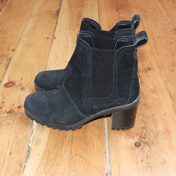 Black Ugg Boots - Picture 2 of 4
